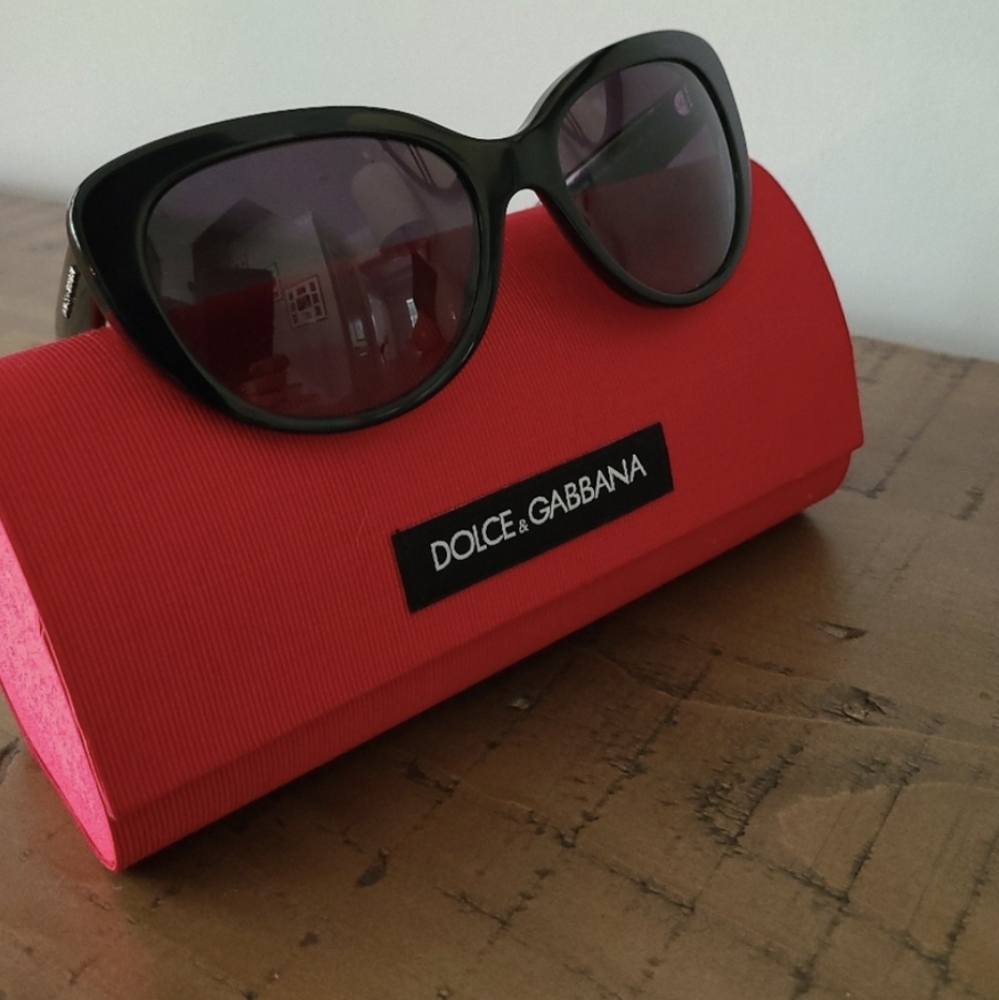 SOLD Dolce & Gabbana Black Oversized Cat Eye Sunglasses DG 4189 Retro Celebrity - Picture 4 of 13